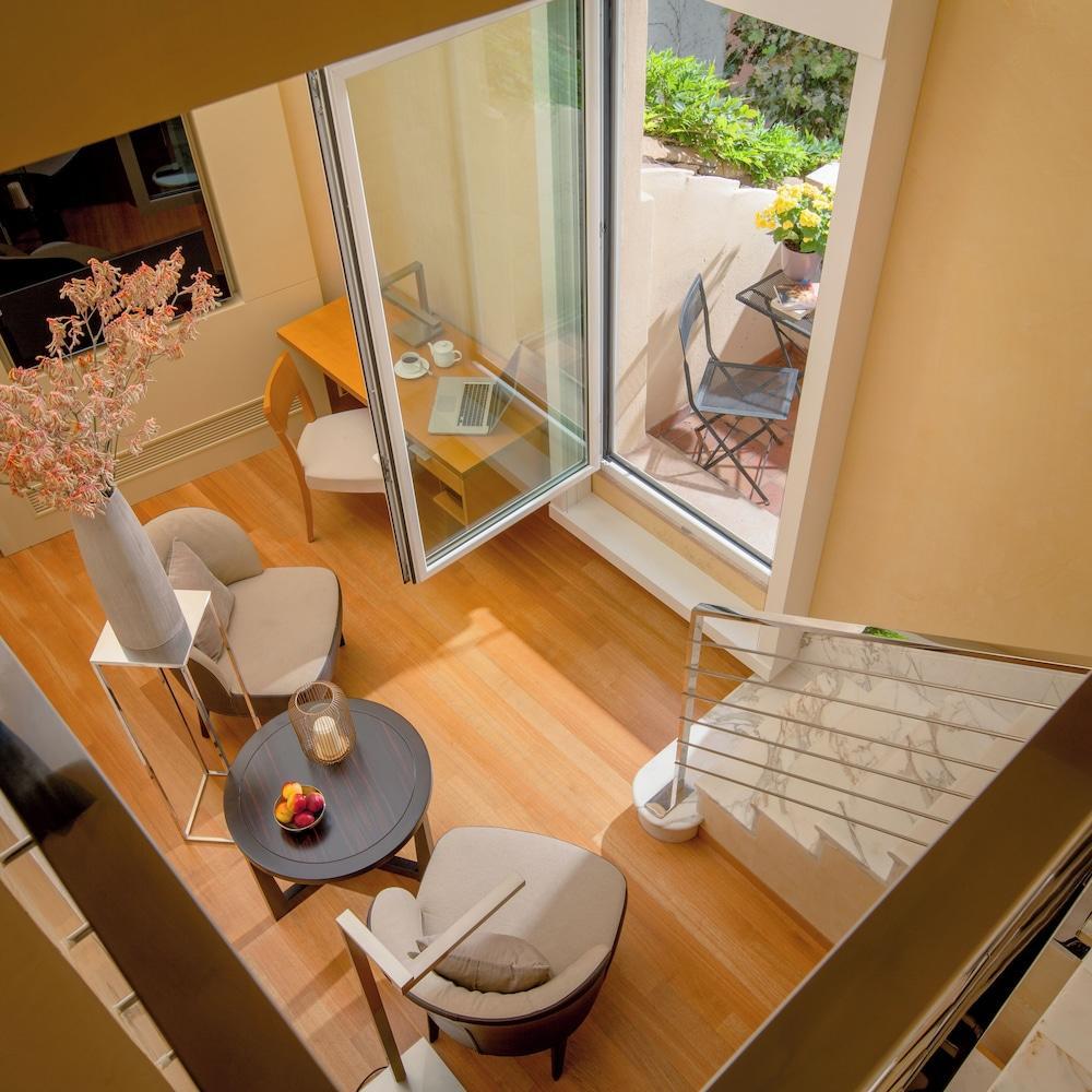 Hotel Raphaël – Relais & Châteaux Room Type - Room, Mezzanine (Richard Meier)