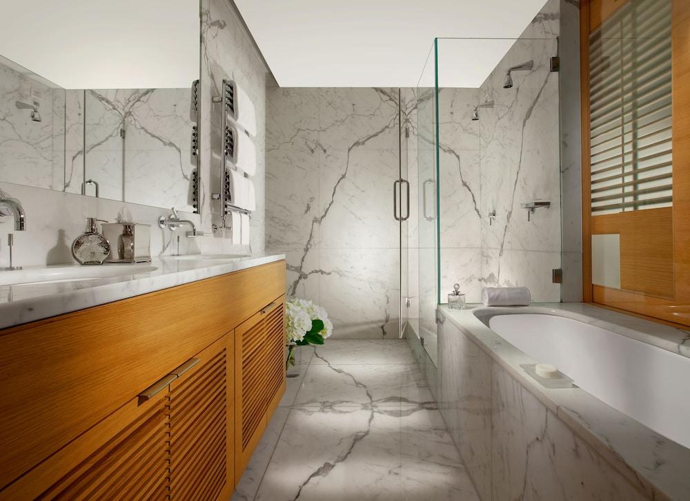 Hotel Raphaël – Relais & Châteaux - Tap to explore photos
