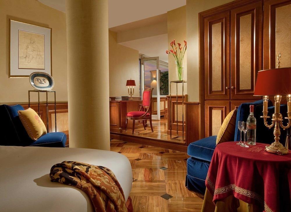 Hotel Raphaël – Relais & Châteaux Room Type - Suite (Bramante)