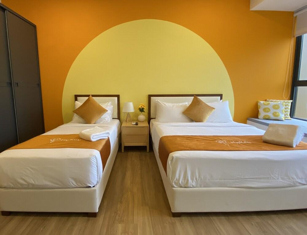 Ceylonz Seasonal Suites - Tap to explore photos