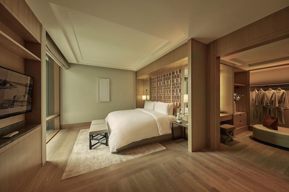 Capella Bangkok Room Type - Suite, 1 King Bed (Courtyard)