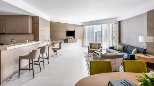 Pullman Doha West Bay - Tap to explore photos