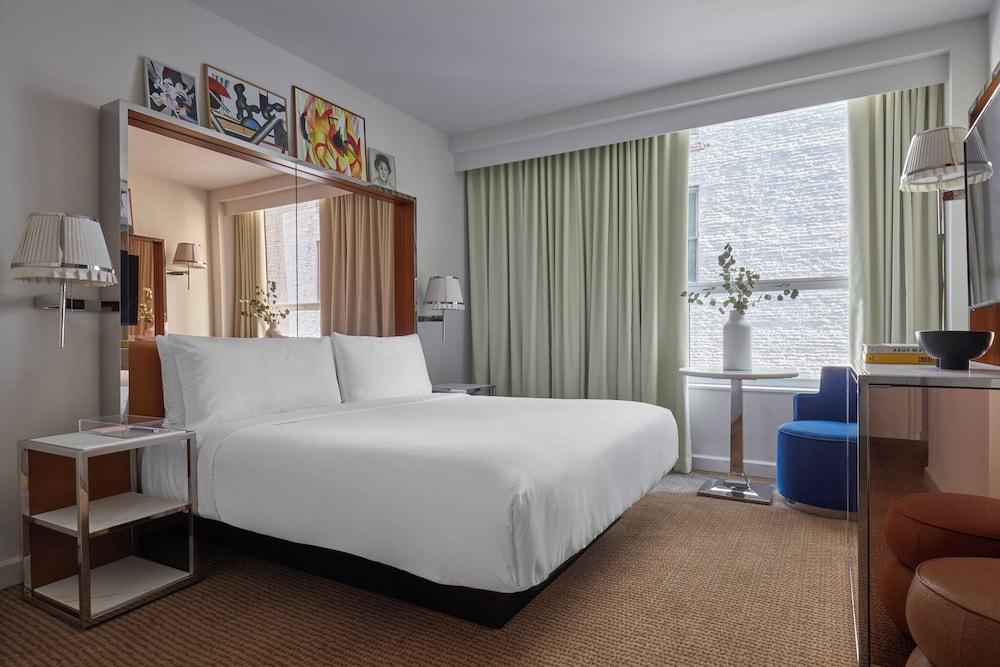 Hotel Park Ave NYC Room Type - Deluxe Studio, 1 King Bed, Mobility Accessible