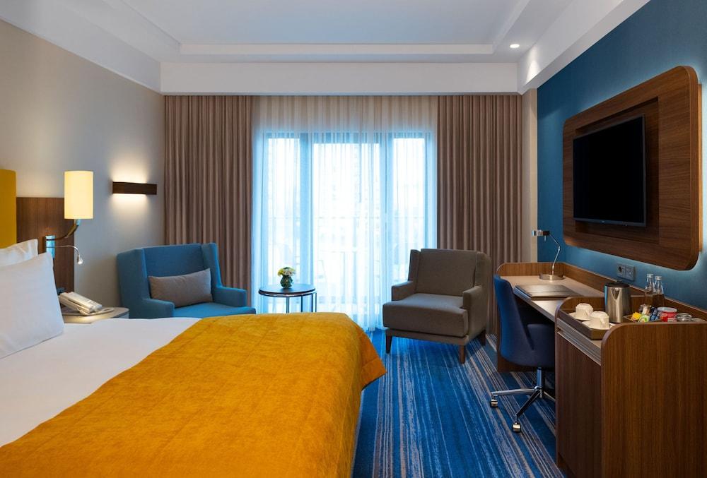Mövenpick Hotel Istanbul Asia Airport - Tap to explore photos