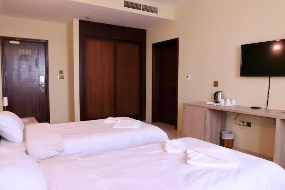 Qatar Youth Hostels Room Type - Economy Shared Dormitory, Men only