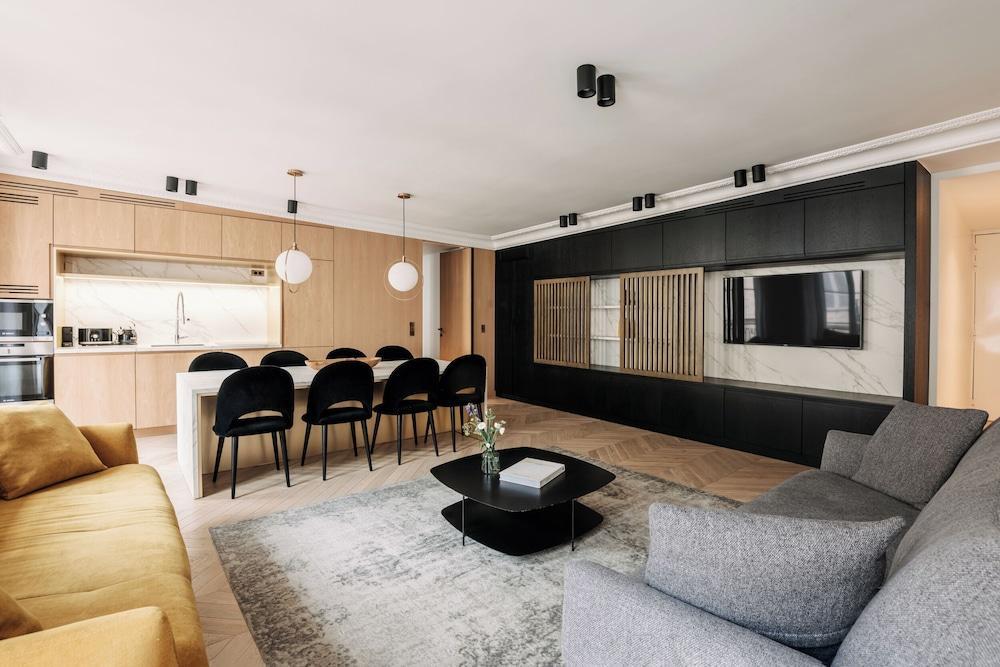 HIGHSTAY - Luxury Serviced Apartments - Place Vendôme - Tap to explore photos