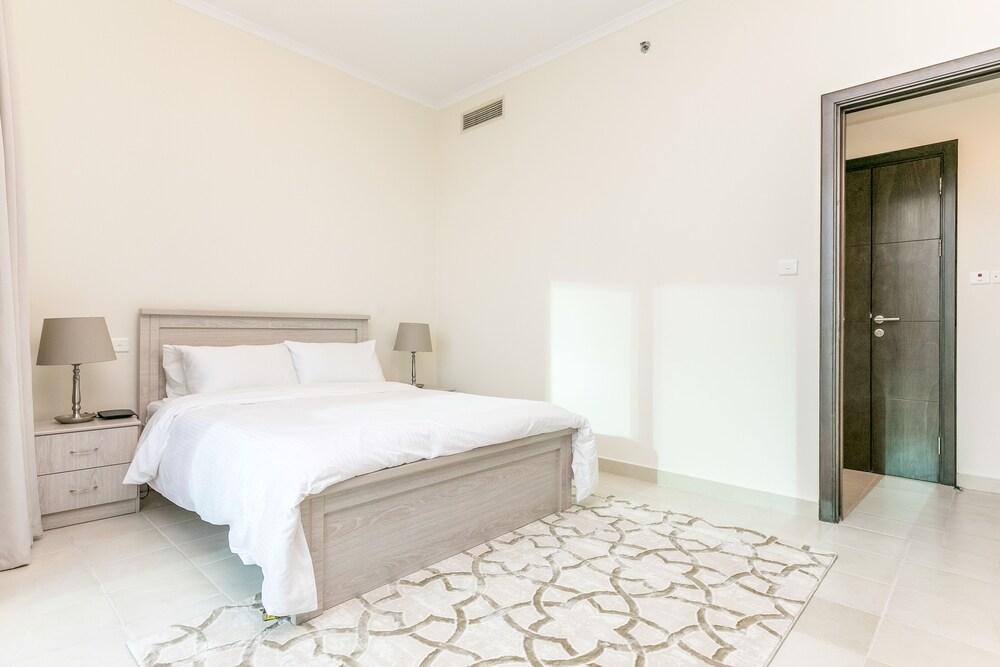 Driven Holiday Homes - Torch Tower Room Type - DHH - High Floor Spacious 2 Beds Torch Dubai Marina