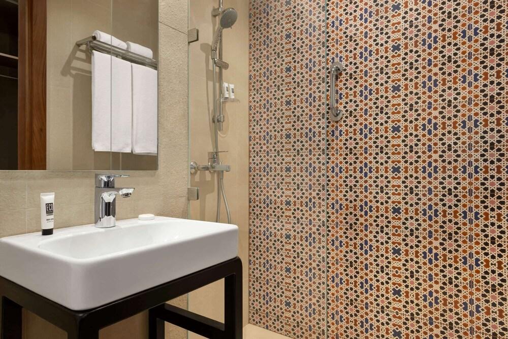 Ibis Styles Dubai Gold District - Tap to explore photos