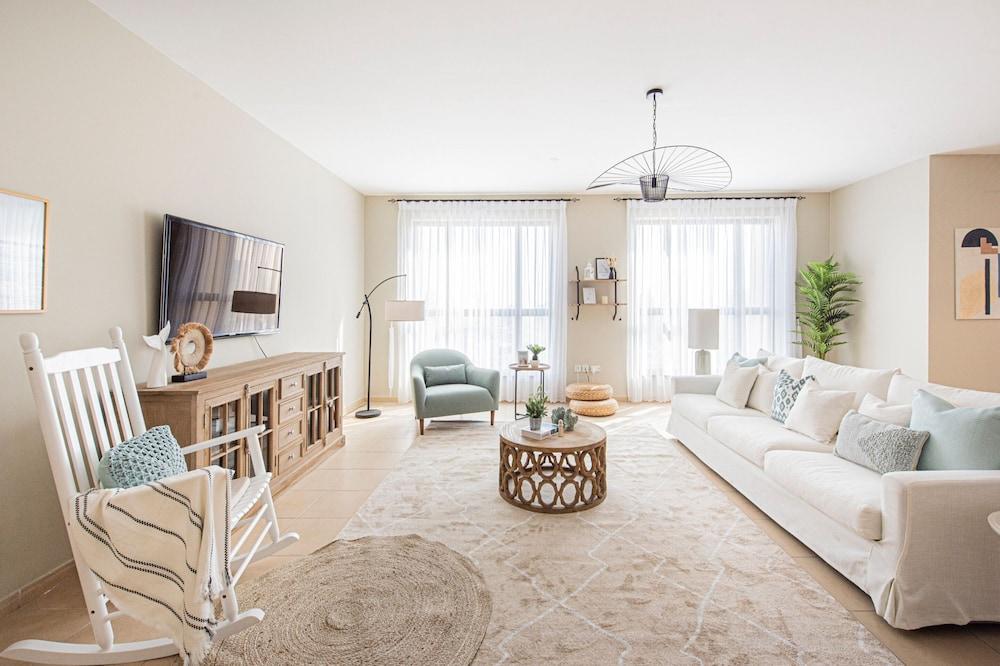 Nasma Luxury Stays- Murjan 6, Jumeirah Beach Residence Room Type - Family Apartment
