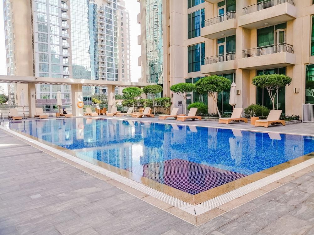 Nasma Luxury Stays- BLVD Central Podium