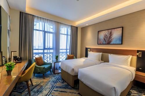 S19 Hotel-Al Jaddaf Metro Station Room Type - Executive Twin Room with 20% Off Food & Beverage (excluding in-room dining)