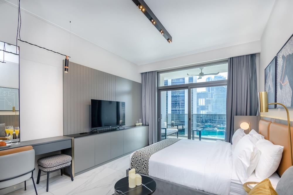 Mag318 by Bespoke Holiday Homes - Luxurious Studio Apartments Room Type - City Studio, 1 Queen Bed