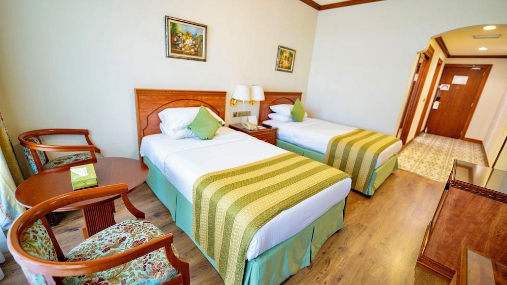 Riviera Hotel Room Type - Standard Souk View - Twin Bed With Balcony + Free Shuttle Bus To Al Mamzar Beach