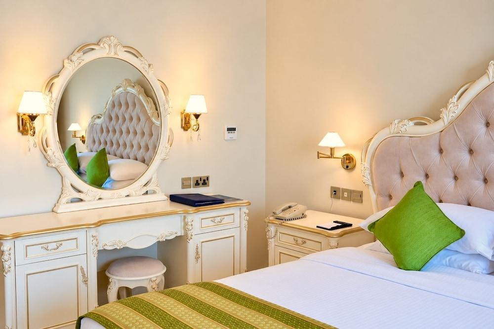 Riviera Hotel Room Type - Junior Suite Creek View With Balcony  + Free Shuttle Bus To Al Mamzar Beach
