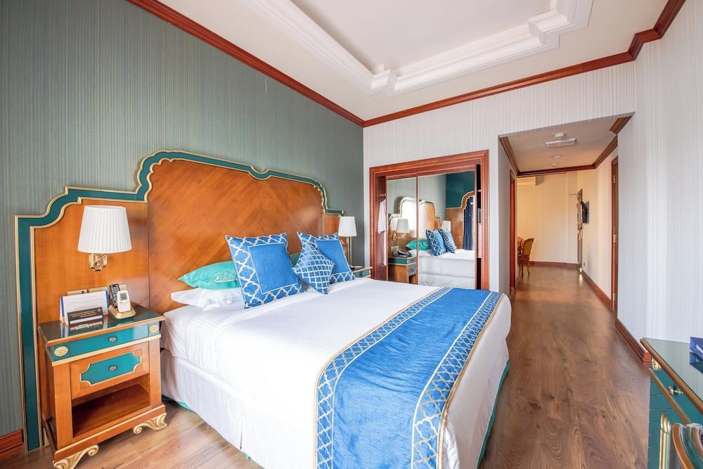 Riviera Hotel Room Type - Premium Room, 1 Double Bed (Souk View)
