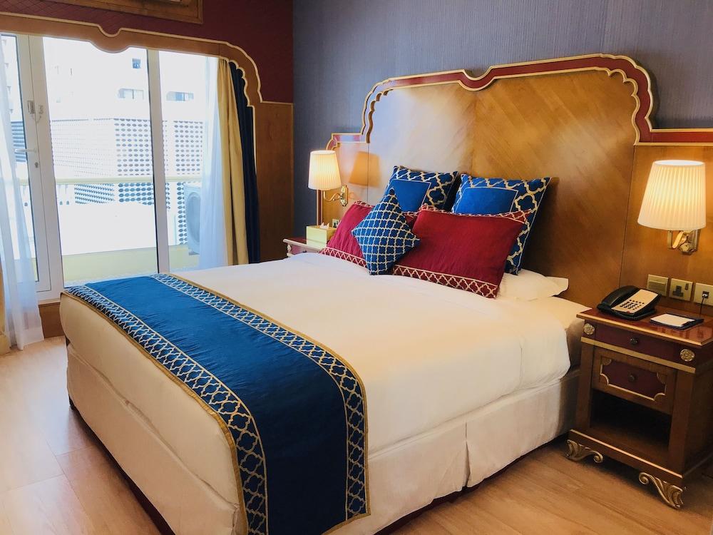 Riviera Hotel Room Type - Premium Executive Souk View With Balcony