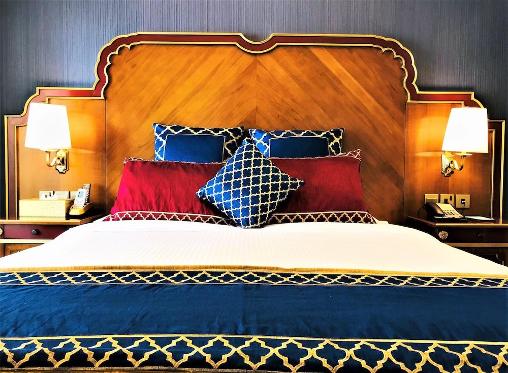 Riviera Hotel Room Type - Premium Room, Balcony (Dubai Creek View) Riviera Hotel Room Type - Premium Room, Balcony (Dubai Creek View)