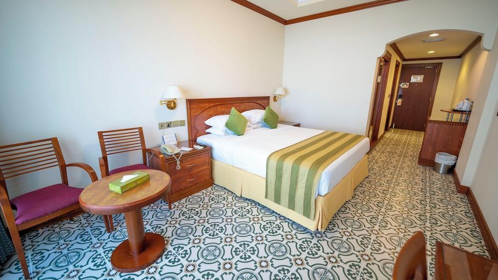 Riviera Hotel Room Type - Standard Souk View - Double Bed With Balcony  + Free Shuttle Bus To Al Mamzar Beach