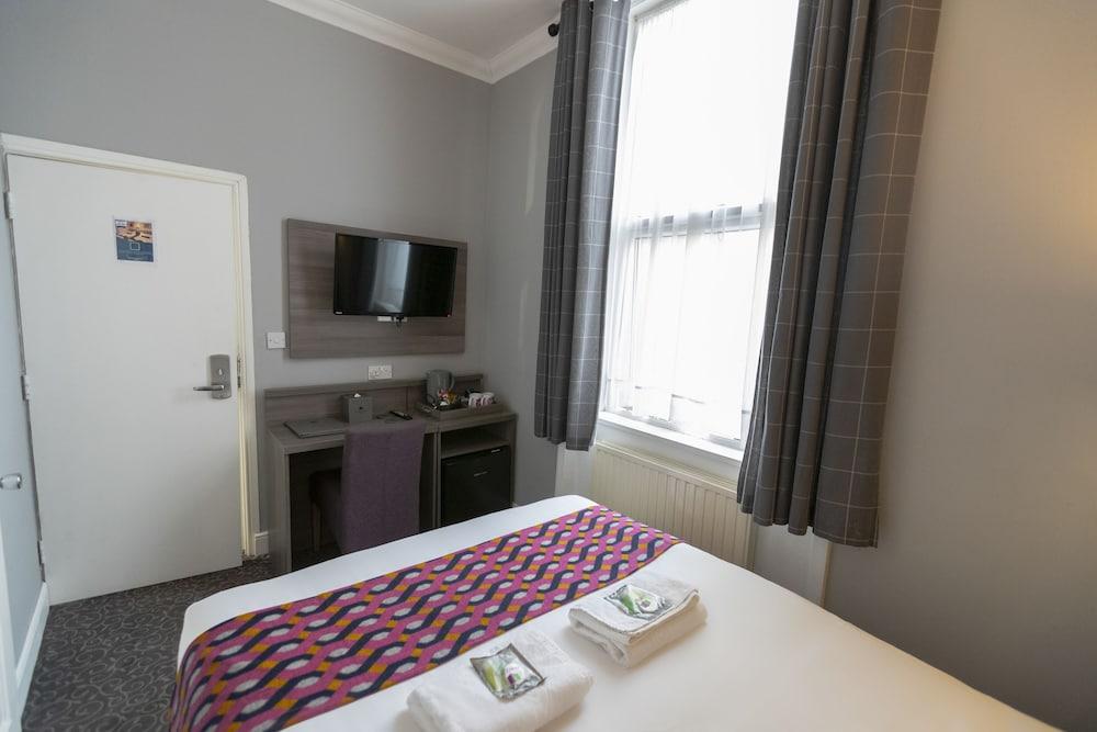 Euro Hotel Hammersmith - Tap to explore photos