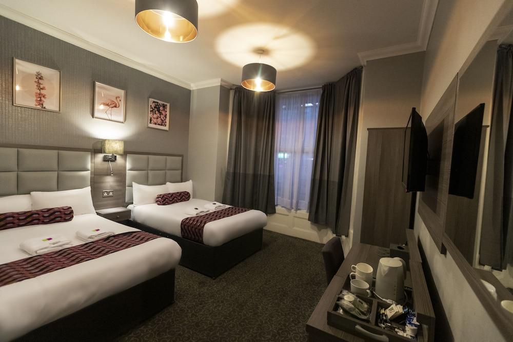Euro Hotel Hammersmith Room Type - Quadruple Room
