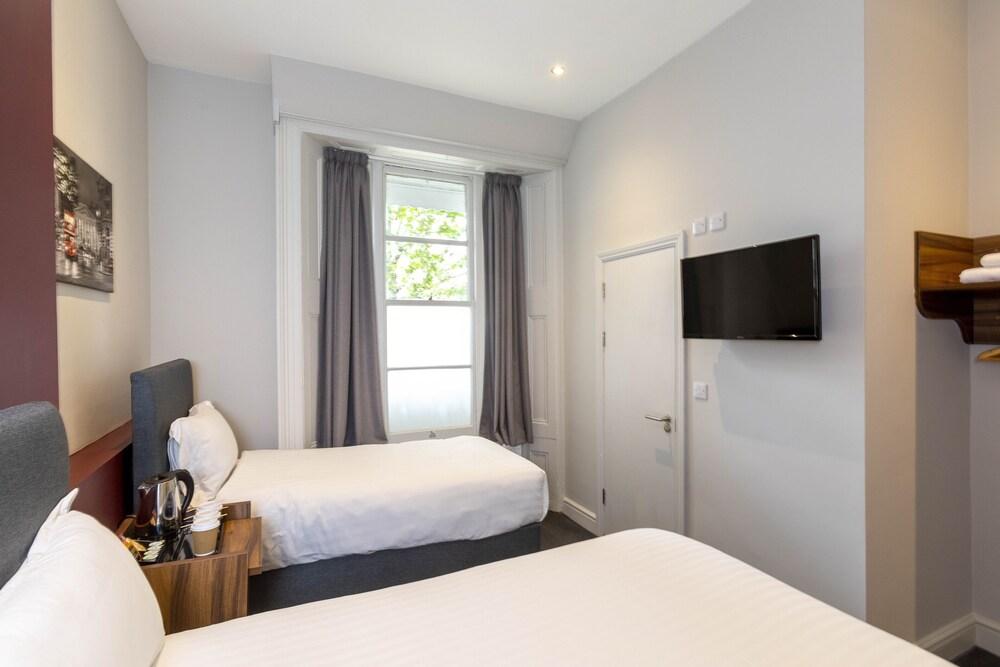 Royal Park Hotel Room Type - Standard Twin Room, 2 Twin Beds