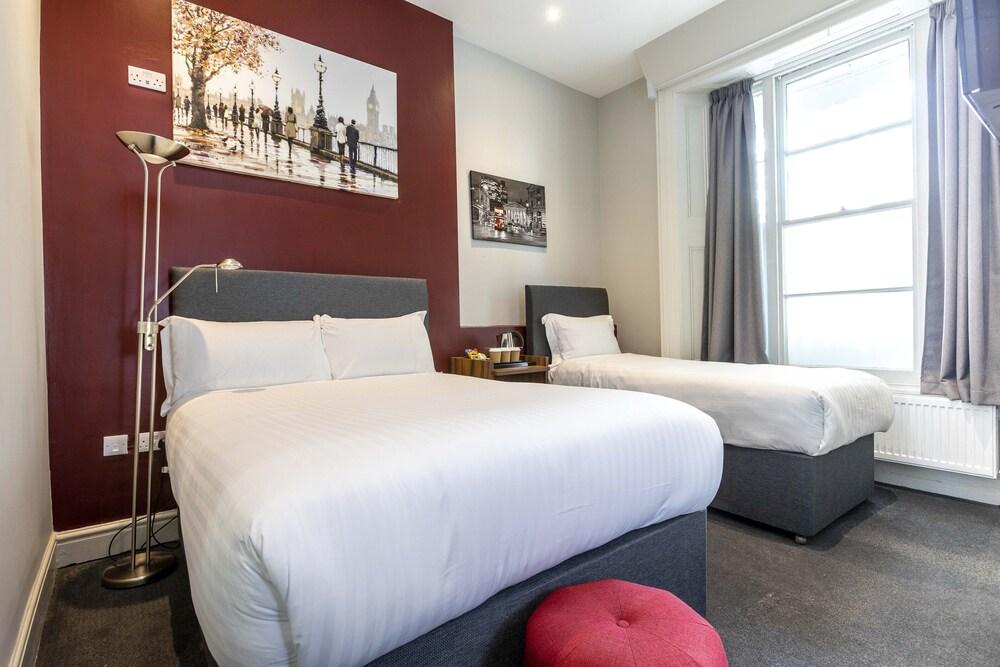 Royal Park Hotel Room Type - Family Room, Multiple Beds