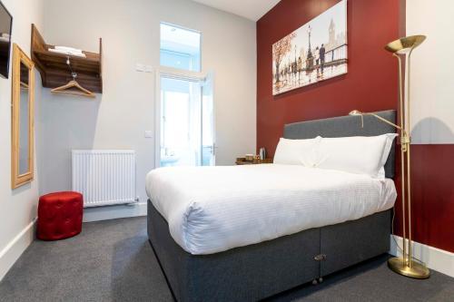 Royal Park Hotel Room Type - Standard Double Room