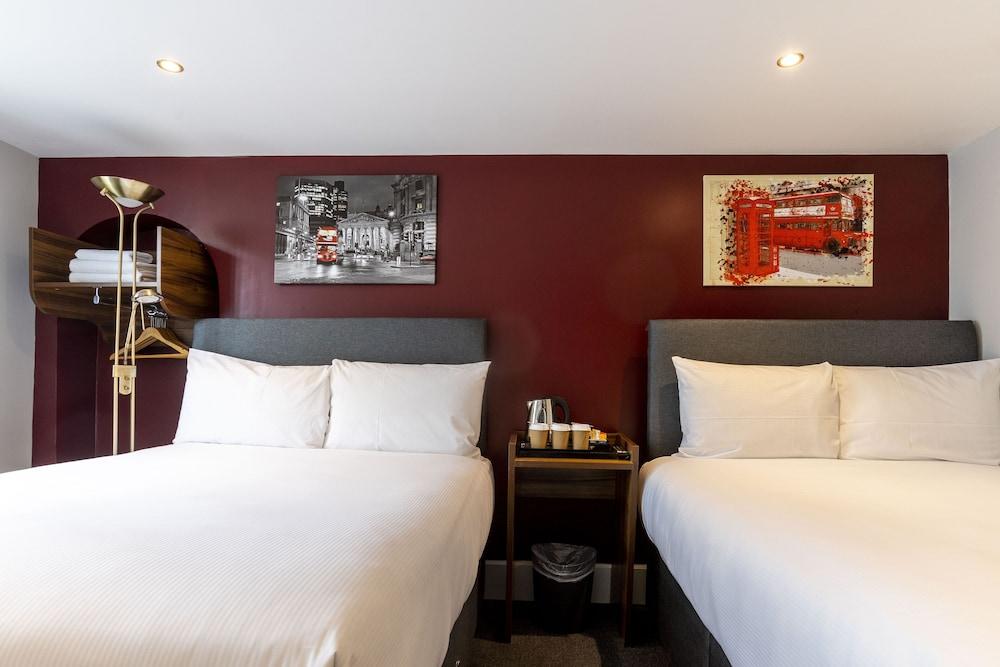 Royal Park Hotel Room Type - Family Quadruple Room, 2 Double Beds, Non Smoking