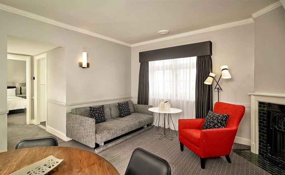 The Dilly Room Type - Suite