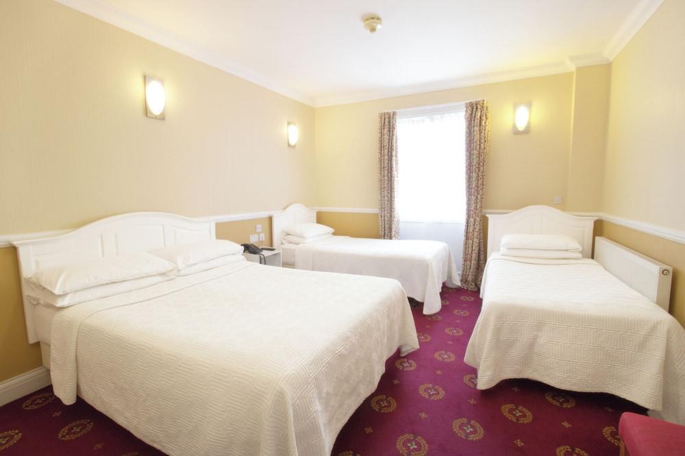 Balmoral House Hotel Room Type - Quadruple Room