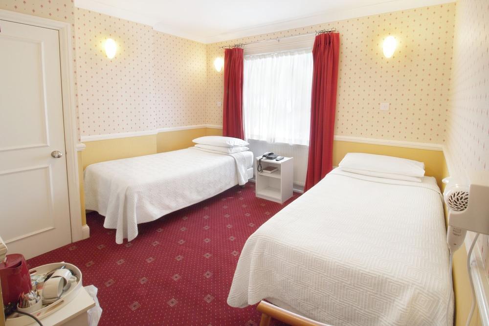 Balmoral House Hotel Room Type - Double or Twin Room Balmoral House Hotel Room Type - Double or Twin Room