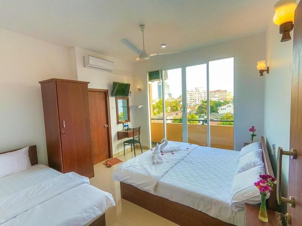 THE DEN 23 Room Type - Standard Triple Room