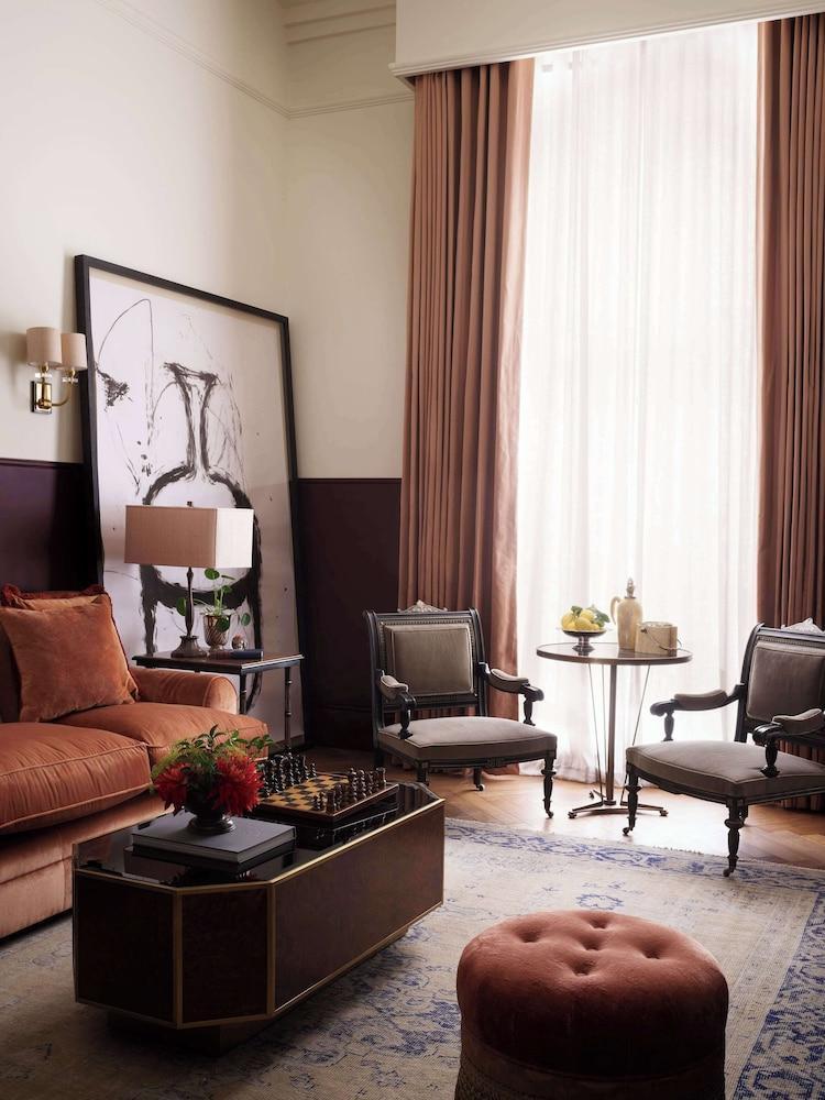 NoMad London Room Type - Royal Opera Suite