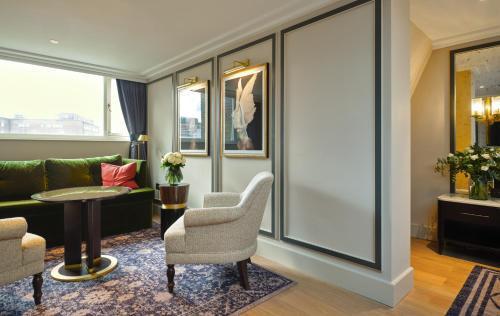 The Mayfair Townhouse – an Iconic Luxury Hotel - Tap to explore photos