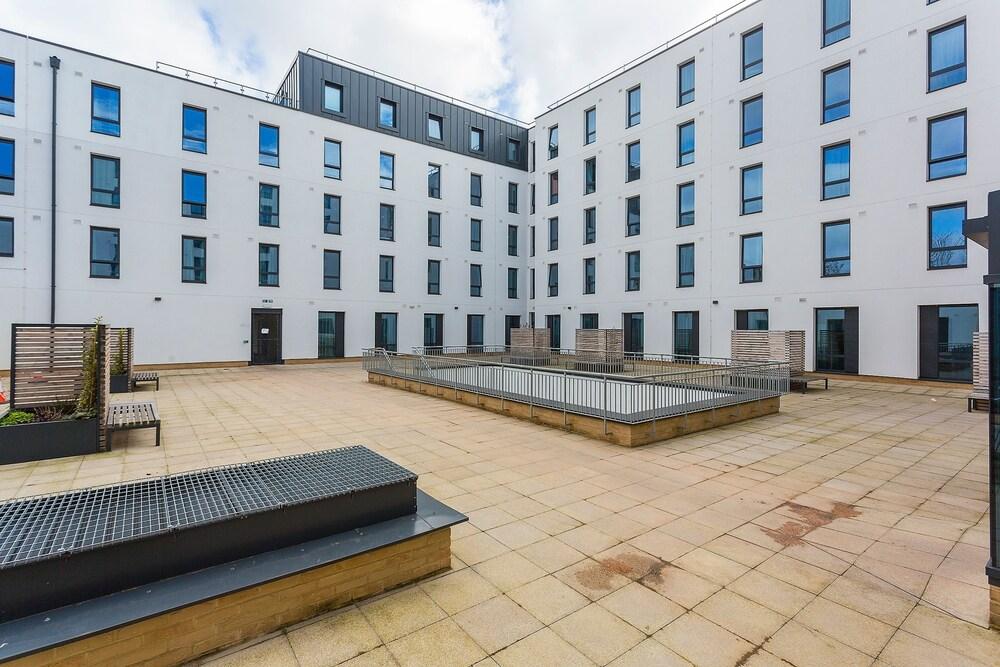 Prince Consort Village - Campus Accommodation - Tap to explore photos