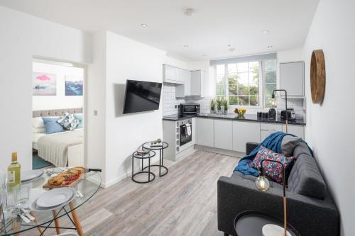 Skyline Serviced Apartments - Beckett - Tap to explore photos
