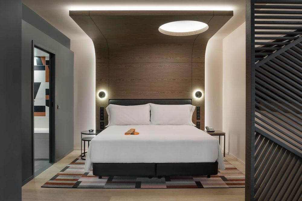 Canopy by Hilton Paris Trocadero Room Type - EYLAU JUNIOR SUITE