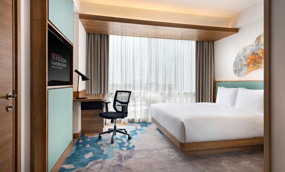 Hilton Garden Inn Jakarta Taman Palem - Tap to explore photos