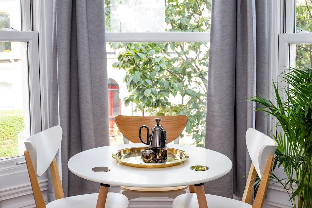 Thrive Apartments Clapham Junction - Tap to explore photos