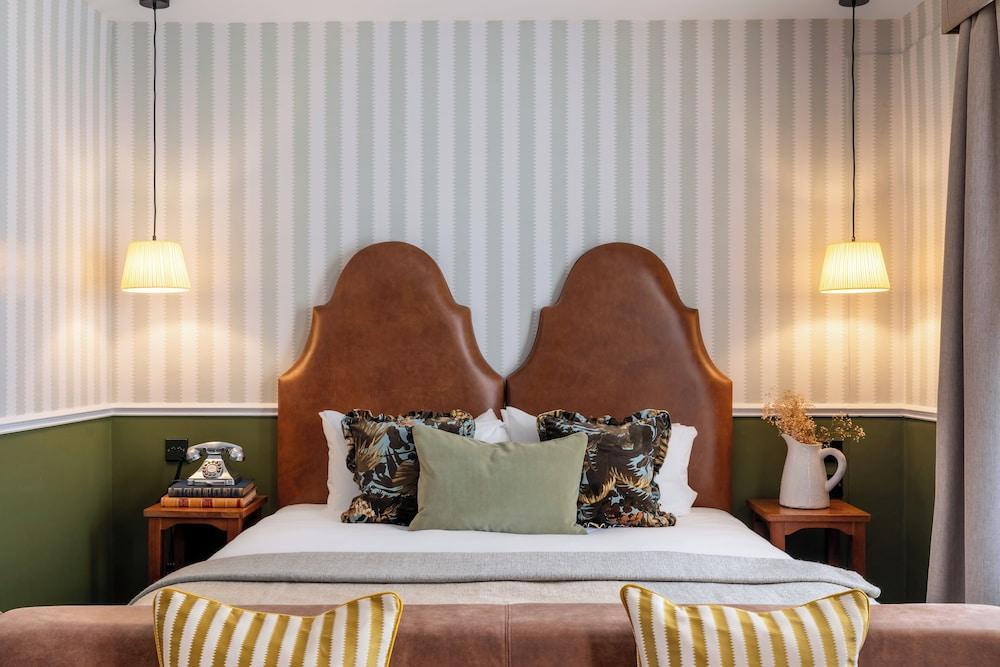 The Drayton Court Hotel Room Type - Junior Suite, 1 Bedroom, Bathtub