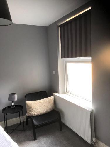 Chic and Modern Studio in King's Cross - Tap to explore photos