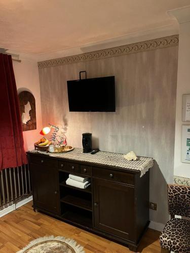 Lovely double bedroom in Rotherhithe - Tap to explore photos