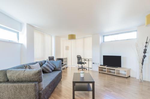 Bermondsey Central London Apartments - Tap to explore photos