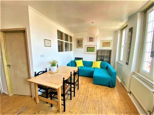 Splendid 1 Bedroom Flat + Terrace (Kentish Town) - Tap to explore photos