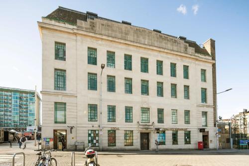 London City Hotel Room Type - Double Room with Shared Bathroom London City Hotel Room Type - Double Room with Shared Bathroom