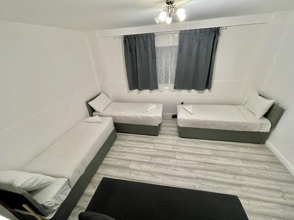 Comfort Cosy Stay Room Type - Standard Studio, Private Bathroom (Quad ) Comfort Cosy Stay Room Type - Standard Studio, Private Bathroom (Quad )