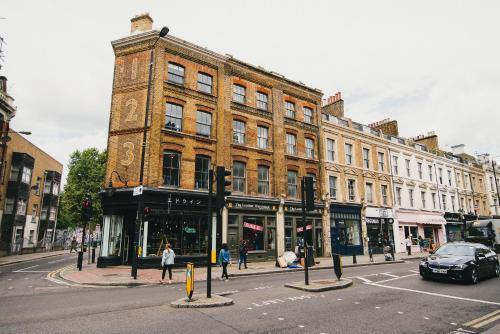D8 - Shoreditch - Tap to explore photos