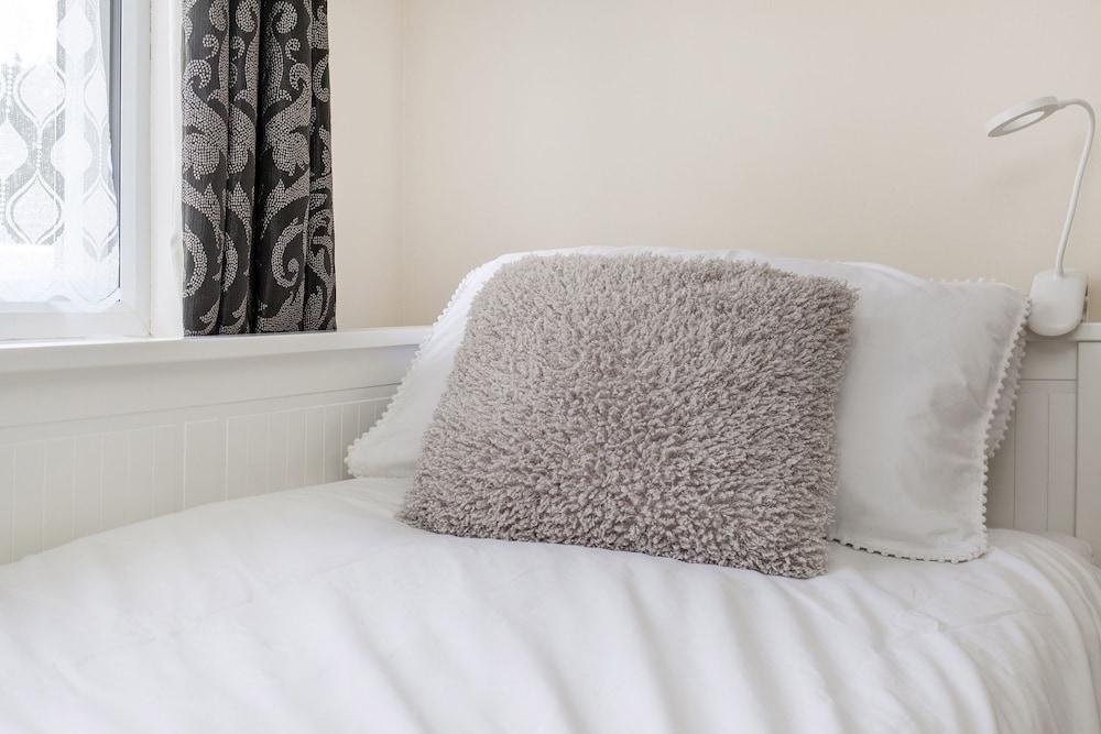 TH Serviced Apartment London - Tap to explore photos