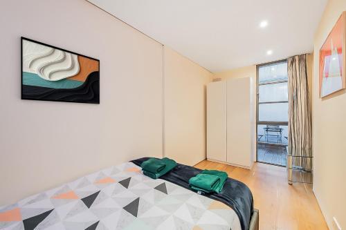 Pollen Street, Three-bedroom Flat - Tap to explore photos