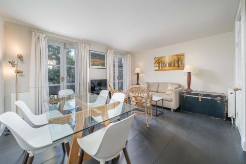 Stylish apartment in Central London - Tap to explore photos